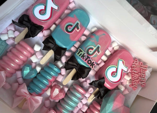 TikTok Inspired Cupcake Toppers – Personalised Birthday Decorations (12 Pack)